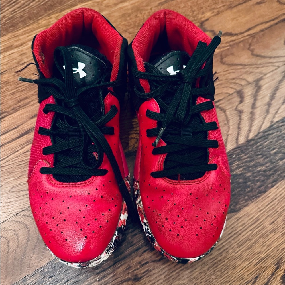 Kids Under Armour Basketball Shoes for back to School 🍎